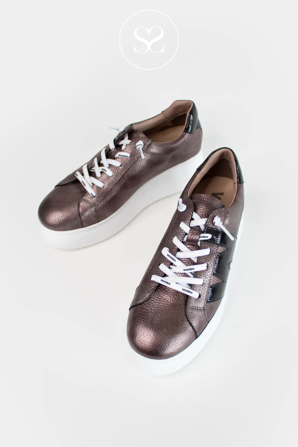 WONDERS A-2660 PEWTER LEATHER PULL ON WEDGE TRAINERS WITH ELASTICATED LACES