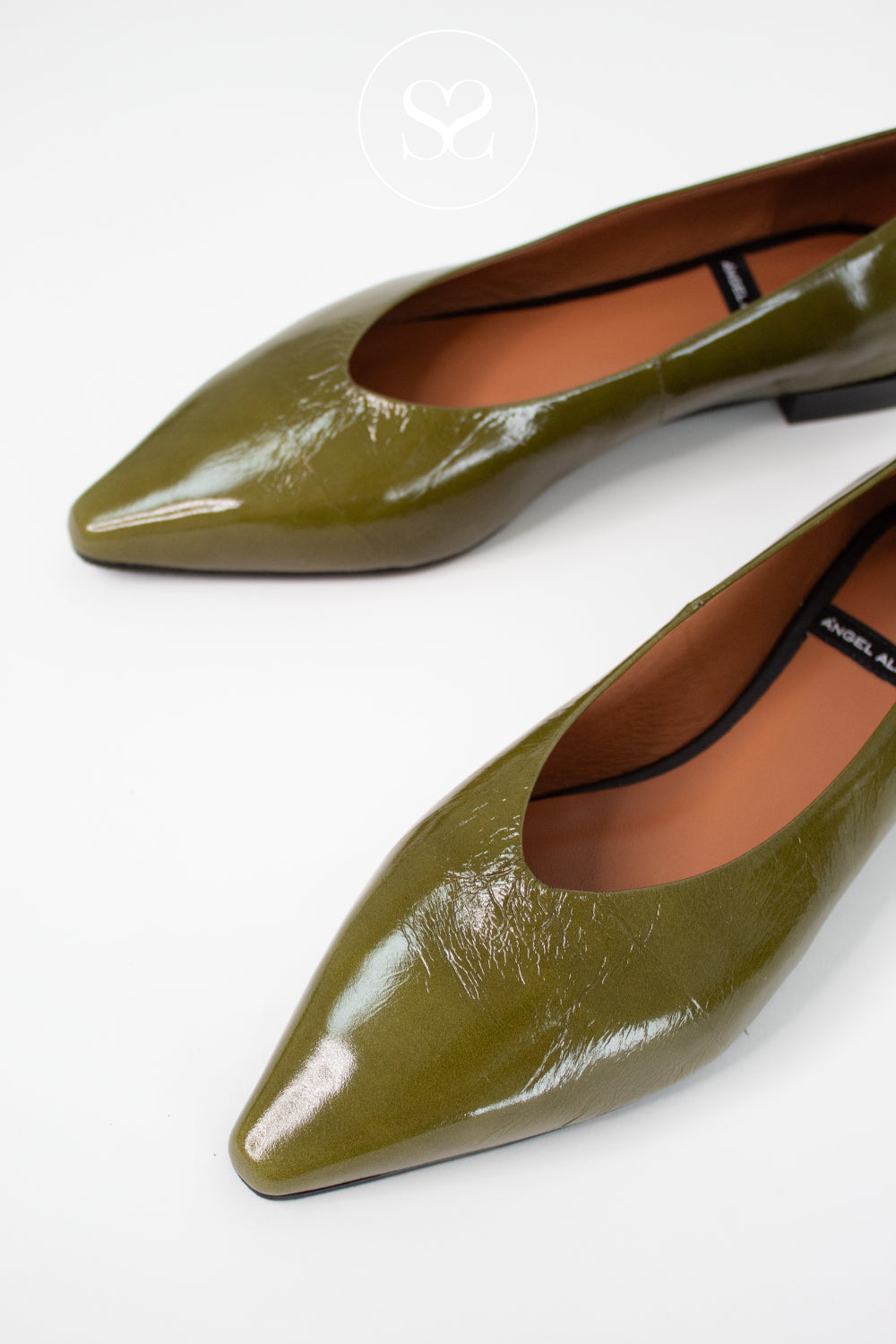 WOMEN'S ANGEL ALARCON OLIVE GREEN POINTED TOE FLAT PUMPS - NAYU IRELAND