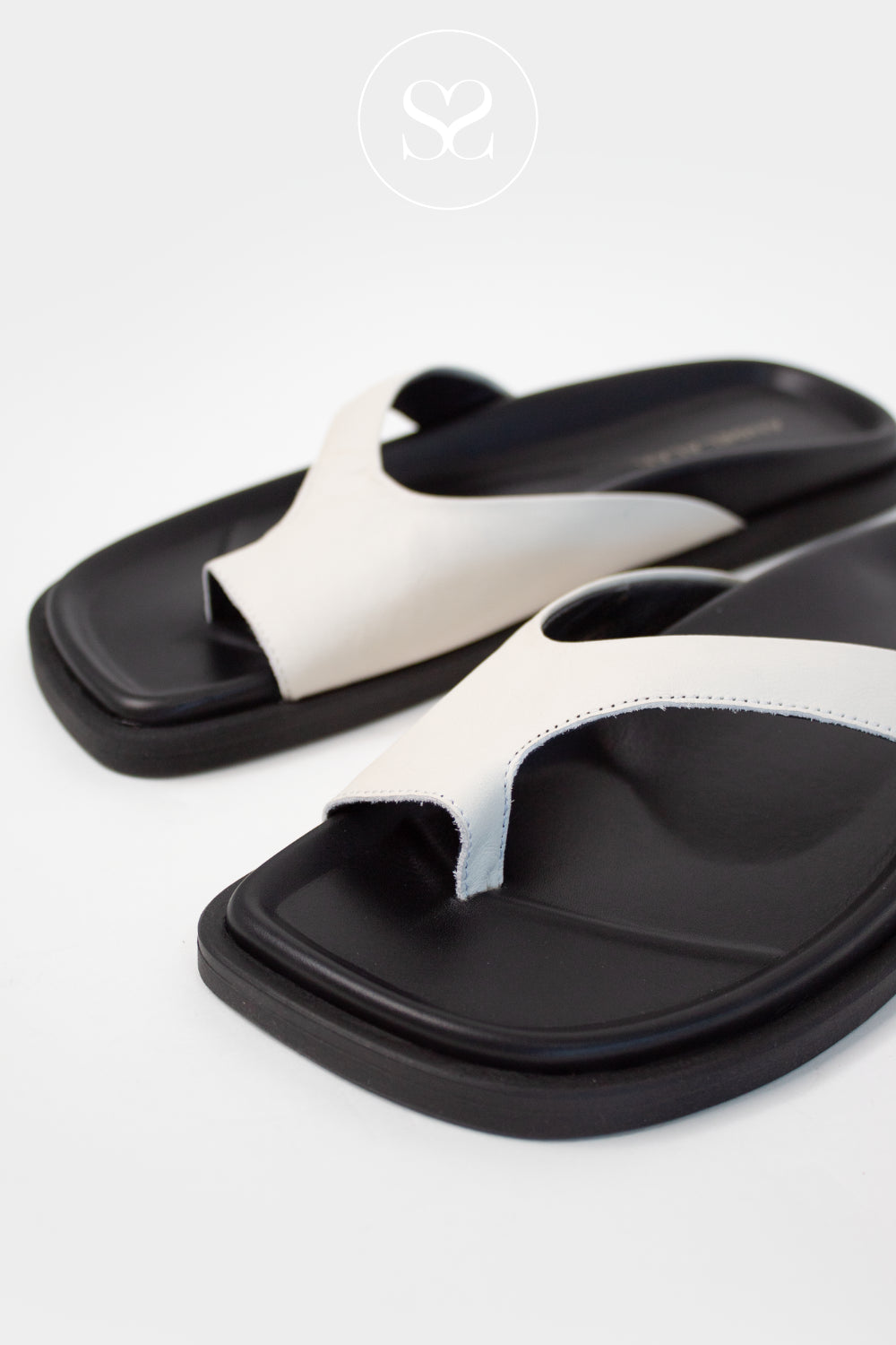 Angel Alarcon Cream Flat Square Toe slider Sandals Asia