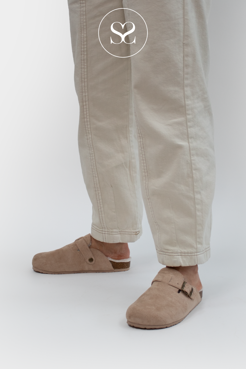 XTI 143240 BEIGE FAUX SUEDE CLOG SLIPPERS