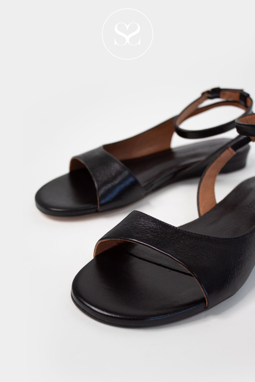 Angel Alarcon Black Flat Sandals with Wrap-around ankle strap Luna