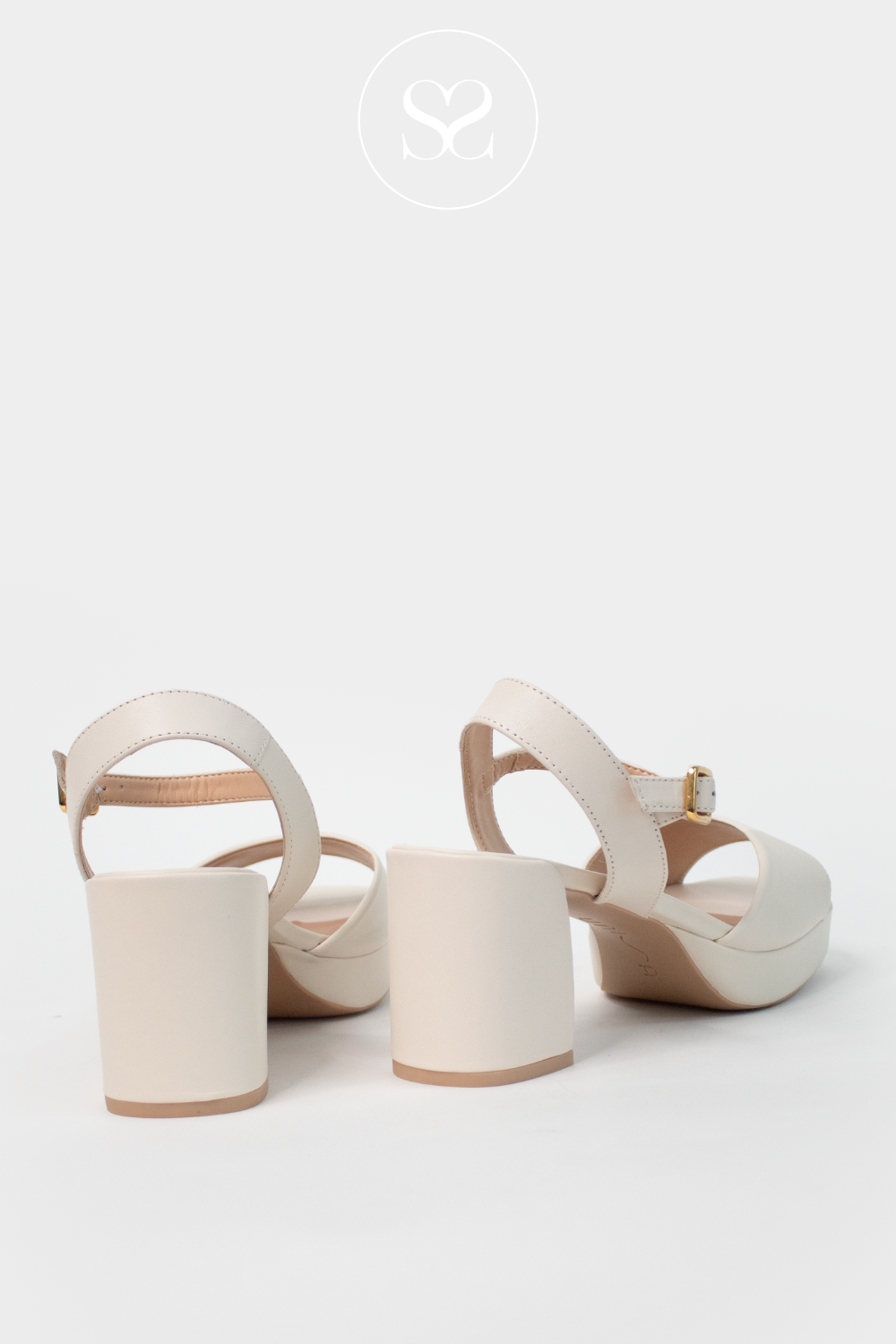 Block heel sandals, with platform sole and block heel. Adjustable ankle strap. Summer shoe. Occasionwear.