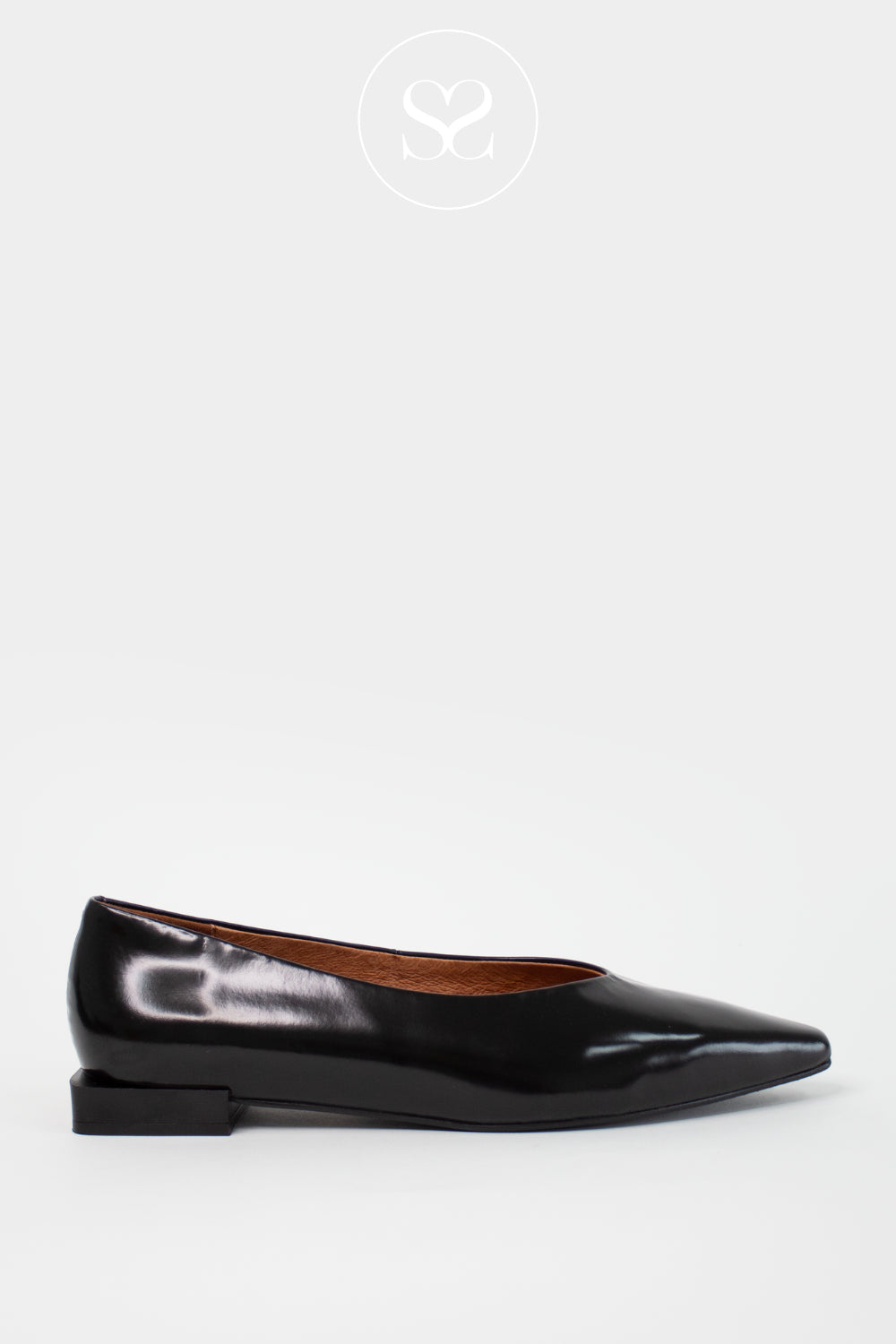 ANGEL ALARCON BLACK POINTED TOE FLAT PUMPS - NAYU