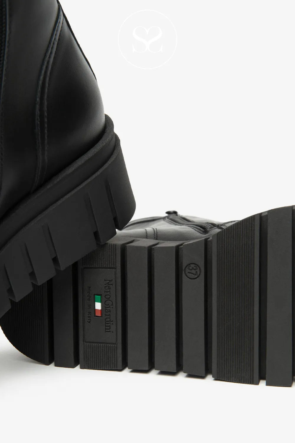 Nero Giardini boot with rubber lug sole