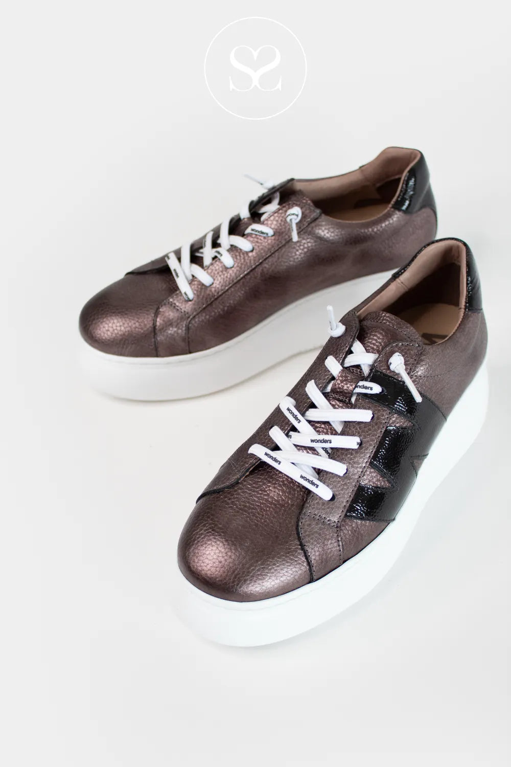 WONDERS A-2660 PEWTER LEATHER CHUNKY PULL ON SNEAKERS WITH WONDERSFY TECHNOLOGY