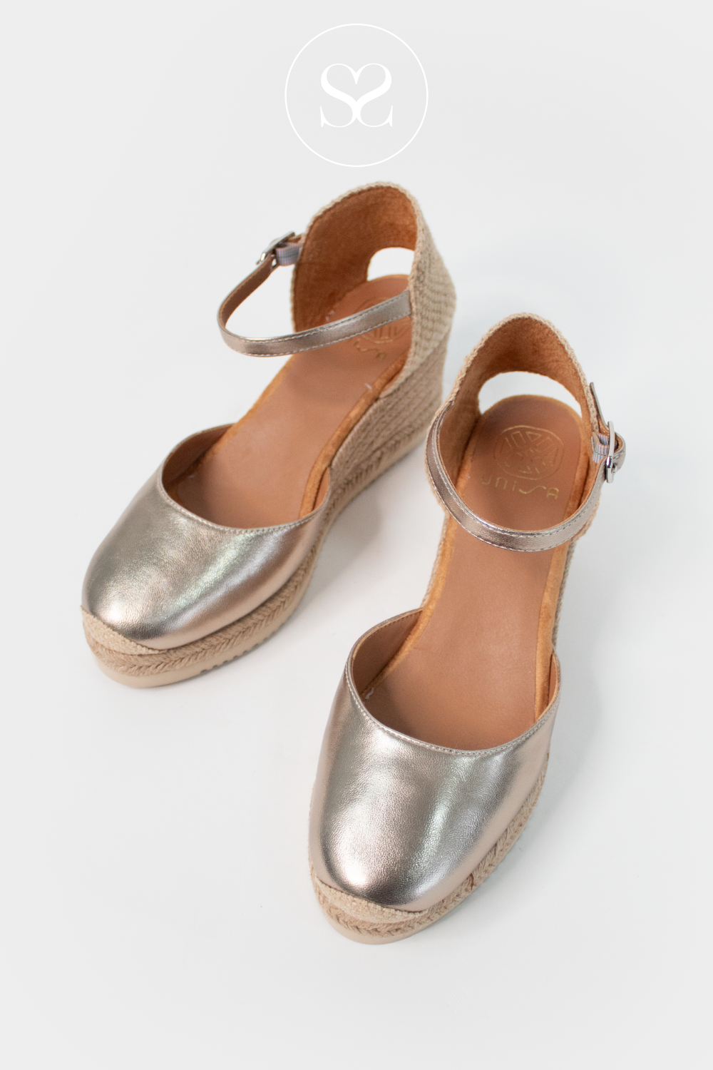 Spanish leather round toe espadrilles. Wedge sandals. Metallic finish. Comfort and style. Perfect for Confirmations, communions, summer party