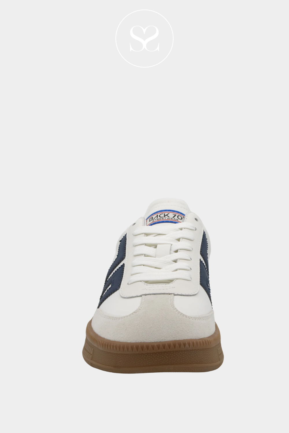 White and navy, round toe trainers with suede toe cap. Gum sole retro sneakers.