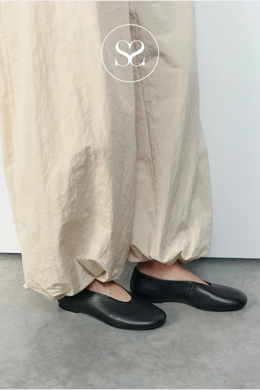 Vagabond Black Flat Pumps- Aleya 6119