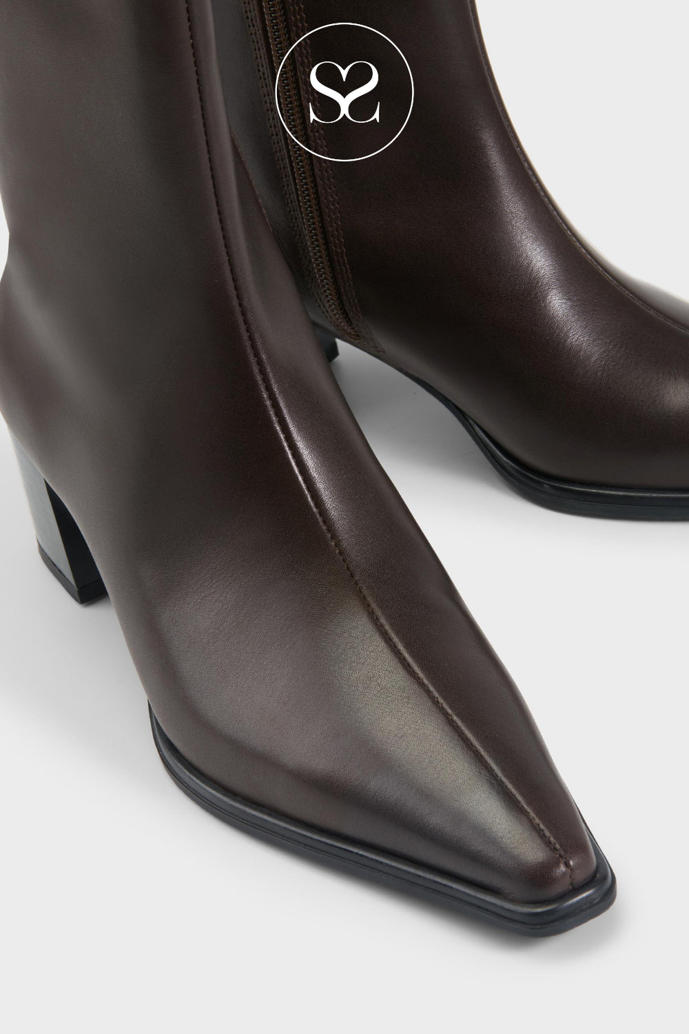 VAGABOND GISELLE 5654-001 BROWN LEATHER POINTED TOE ANKLE BOOTS