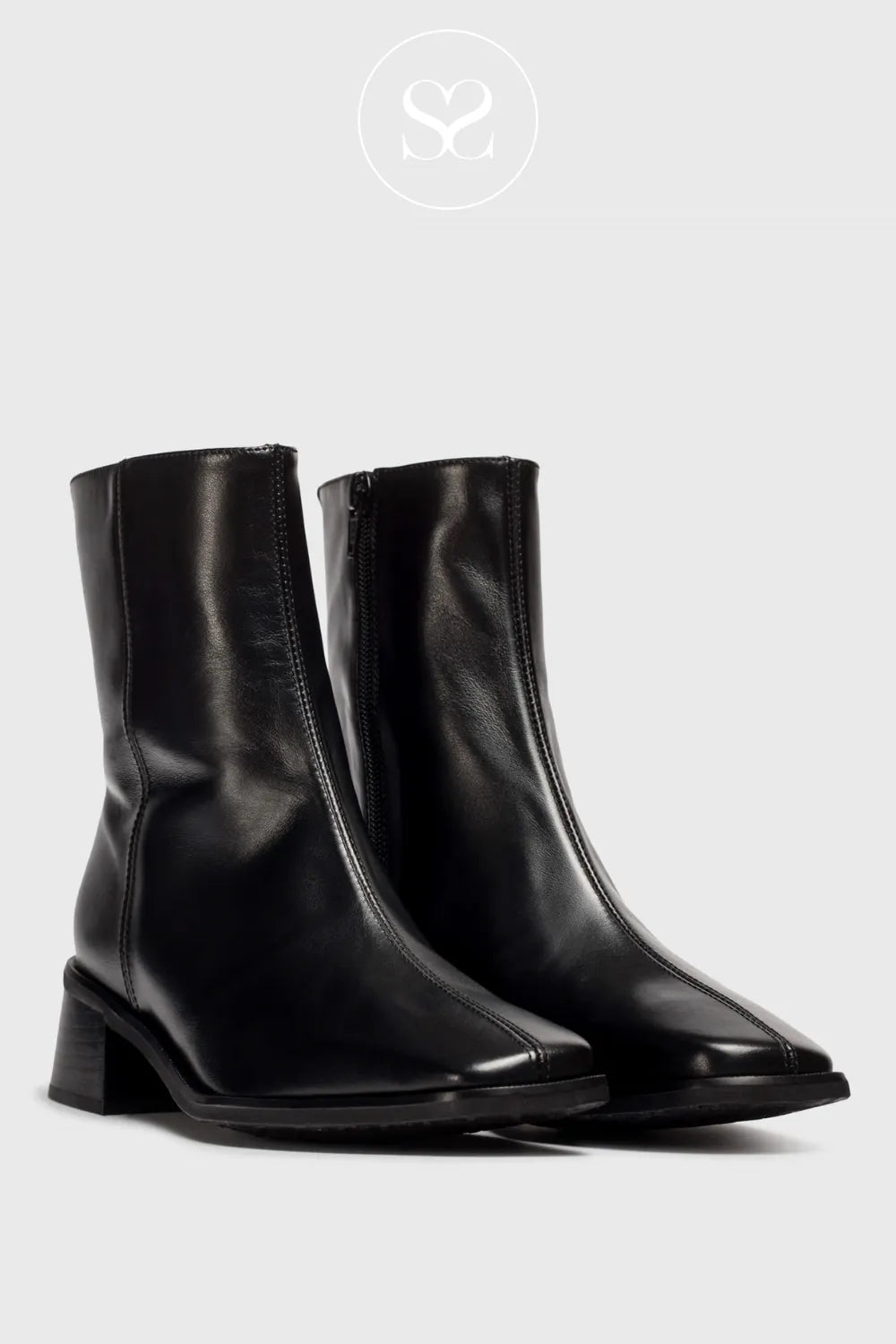 WONDERS BLACK BLOCK HEEL ANKLE BOOTS D-1601 WITH INSIDE ZIP FASTENER AND LEATHER INNER LINING