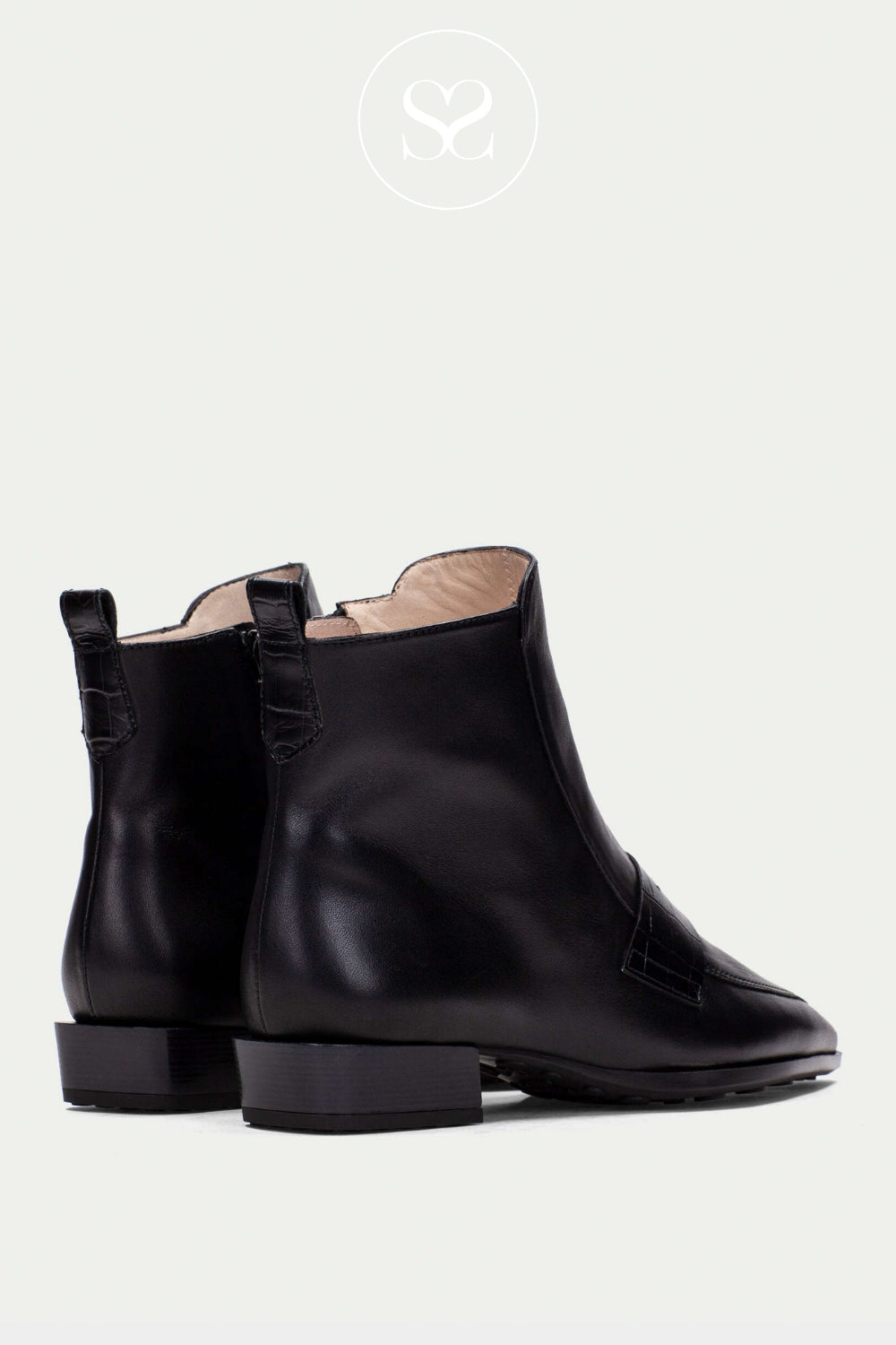 HISPANITAS BLACK LEATHER ANKLE BOOTS WITH A BLOCK HEEL AND POINTED TOE BHI254403