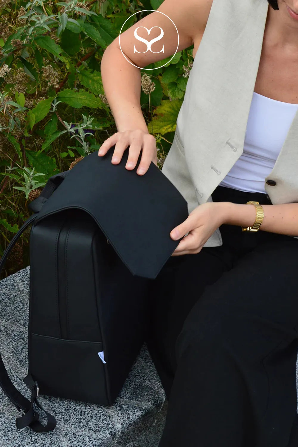 CLUSE BLACK BACKPACK - CX03602