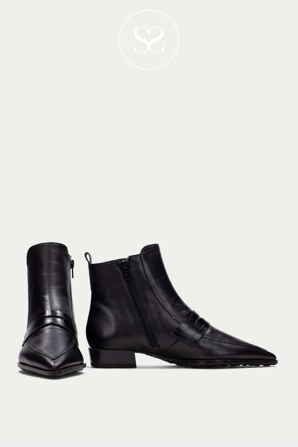 HISPANITAS BLACK POINTED OE ANKLE BOOTS WITH INSIDE ZIP AND PULL TAB AT THE BACK BHI254403