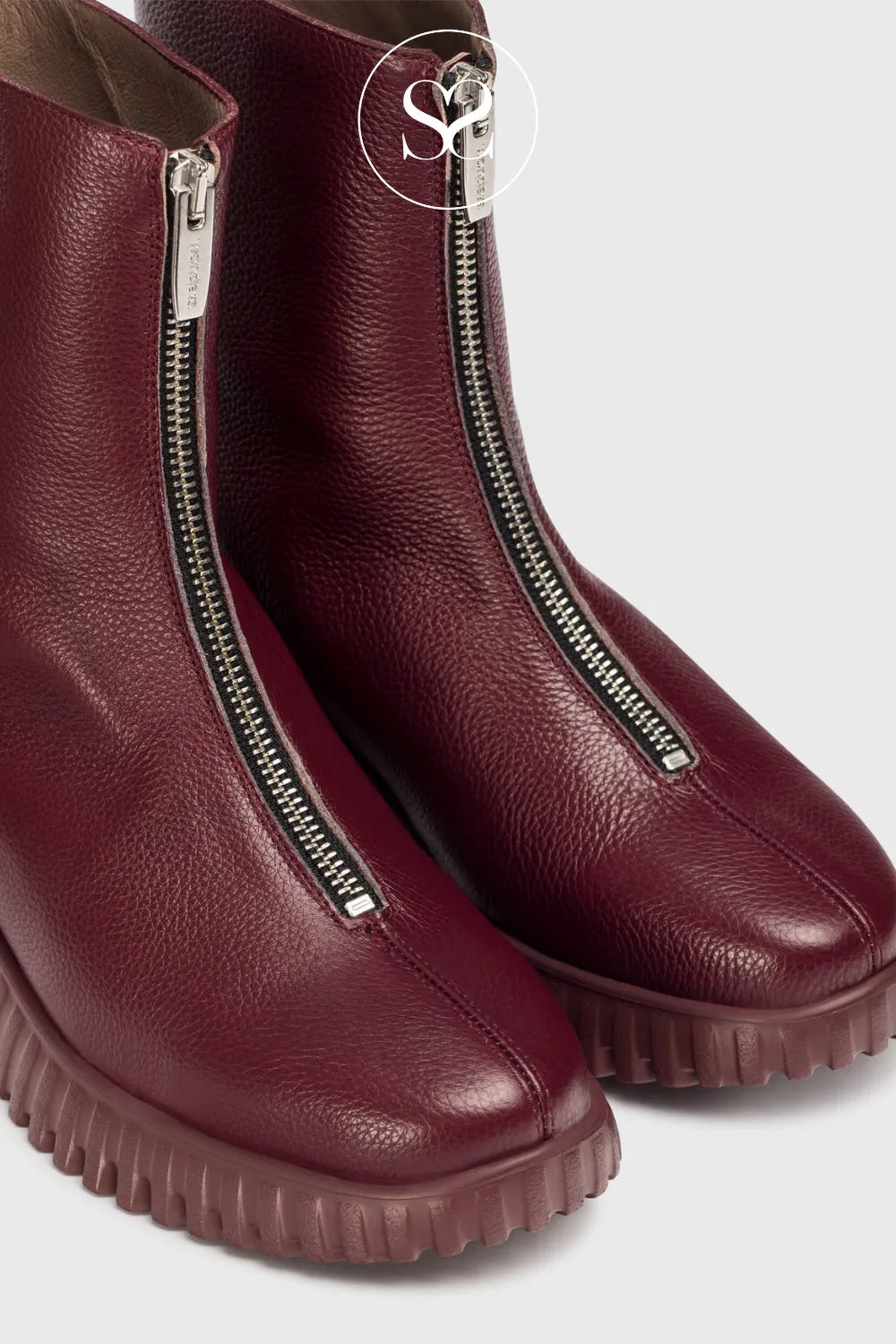 WONDERS WINE/BURGUNDY WEDGE ZIP FRONT ANKLE BOO A-4403 WITH SOFT SQUARE TOE AND ZIP UP FRONT DETAIL