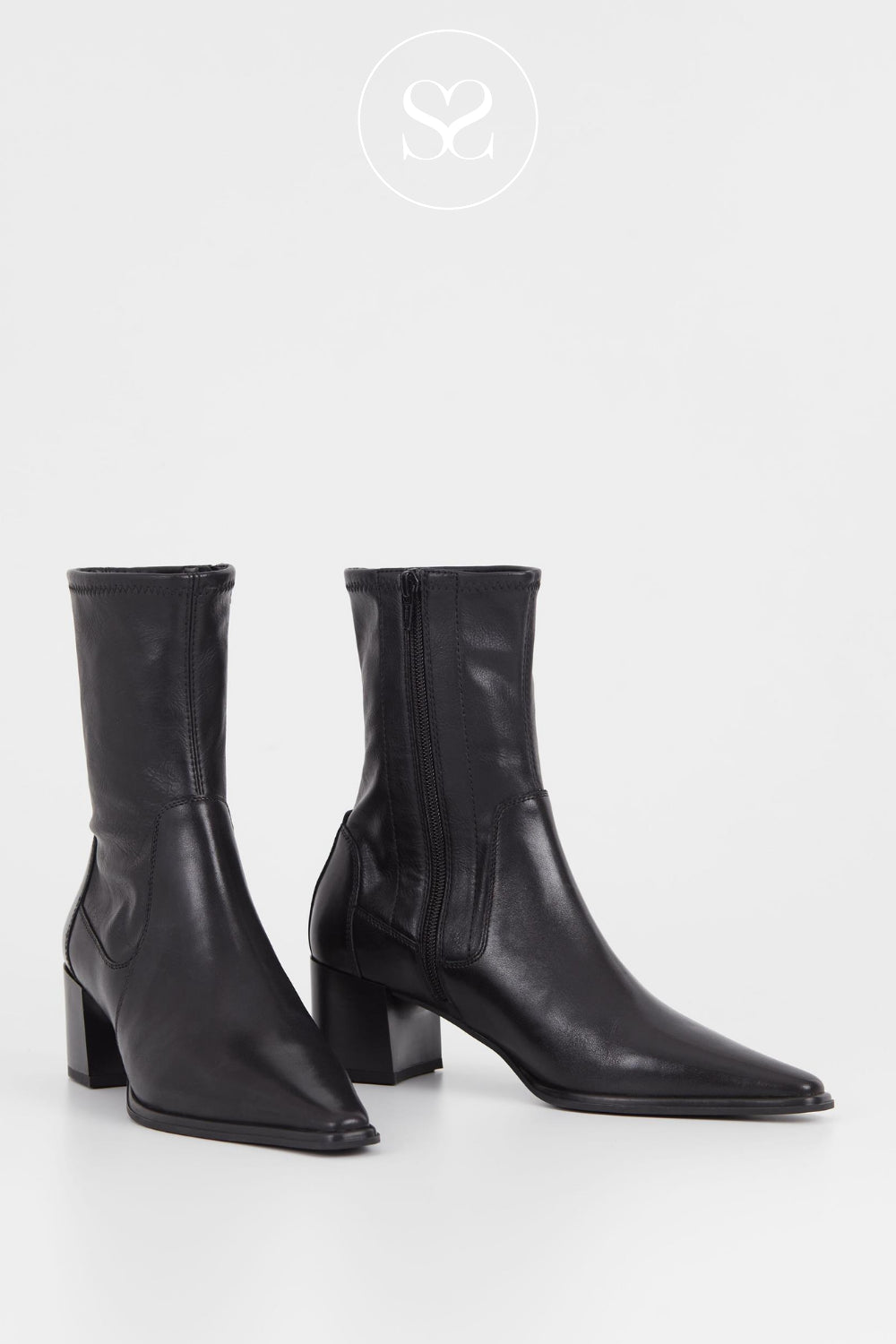 Comfortable and chic: Vagabond Giselle sock boots, perfect for all-day wear and versatile styling.