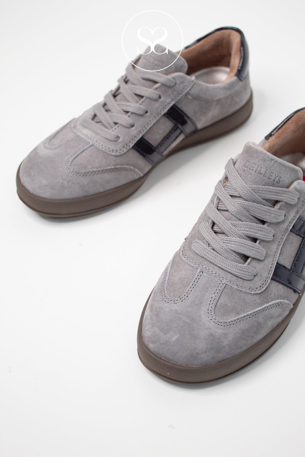 DRILLEYS GREY & NAVY LOW PROFILE TRAINERS - SIXTY ONE