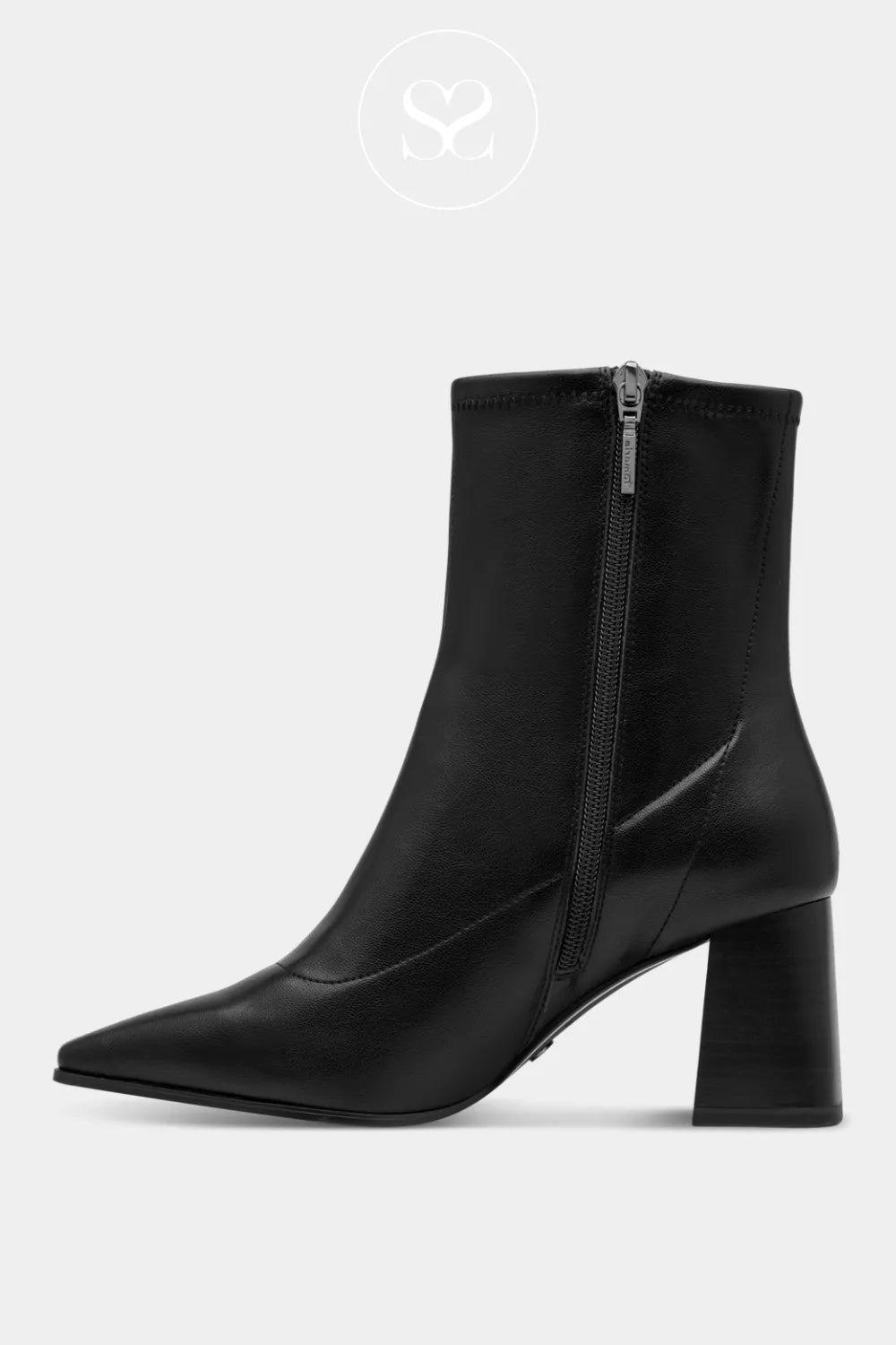 Black leather occasion boots. Inside zip with pointed toe and block heel.