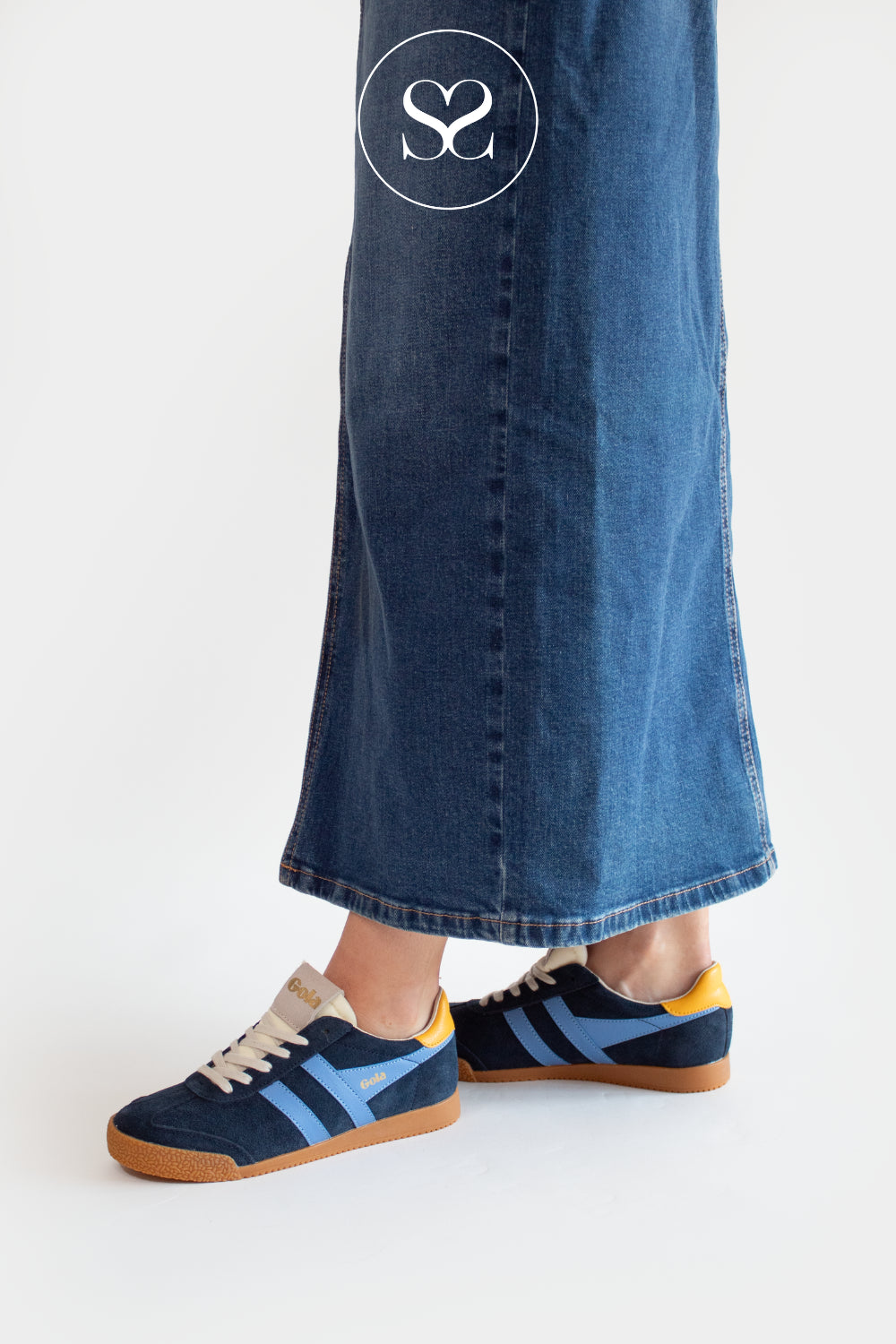 GOLA ELAN NAVY AND BABY BLUE SUEDE/LEATHER GUM SOLE LACE UP SNEAKERS.