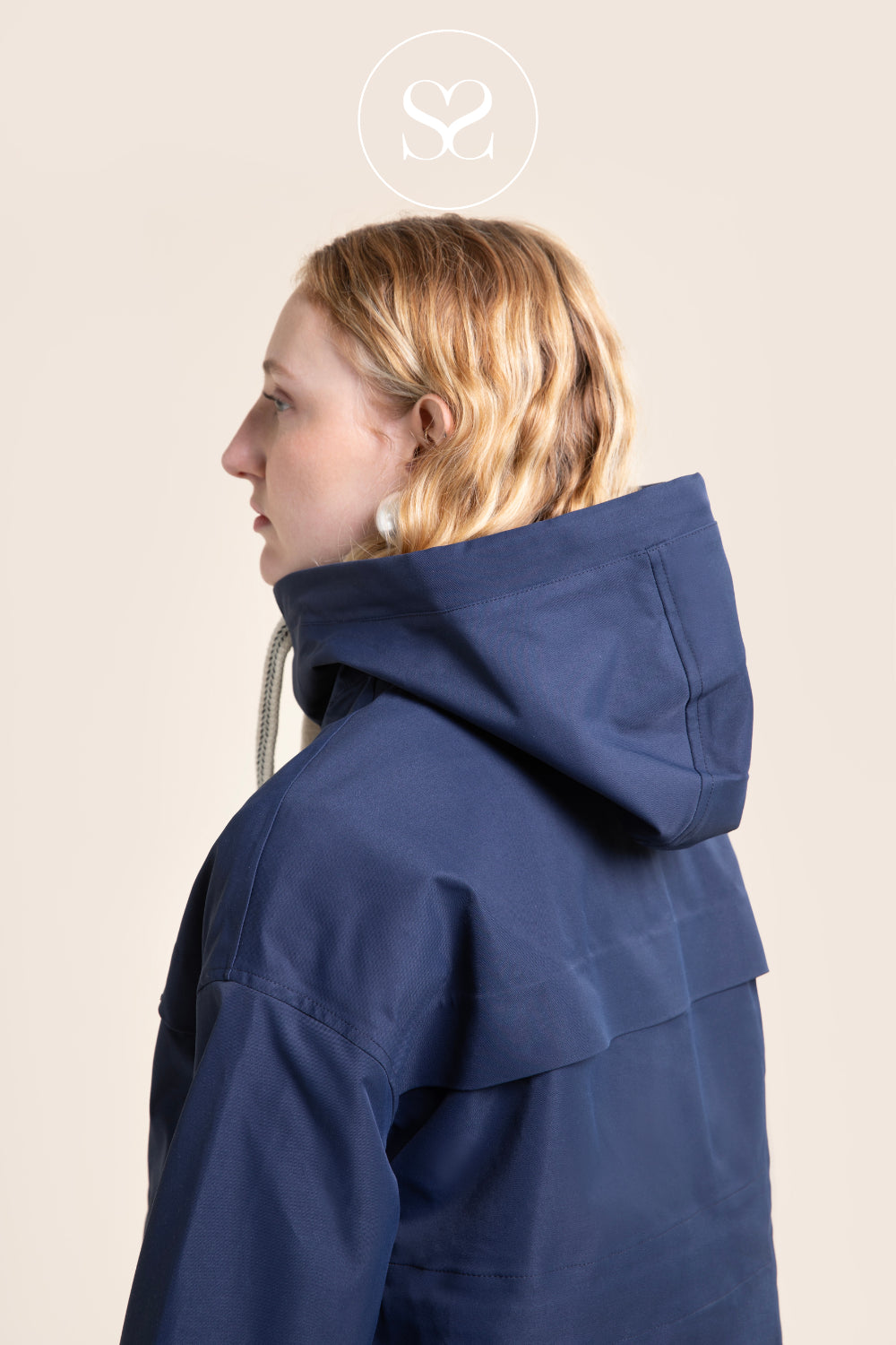 Flotte Navy Hooded Funnel Neck Rain Jacket - Froissart