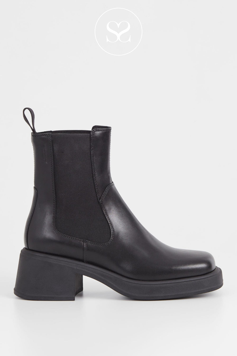 VAGABOND BLACK LEATHER CHUNKY CHELSEA BOOTS - DORAH 5642-001