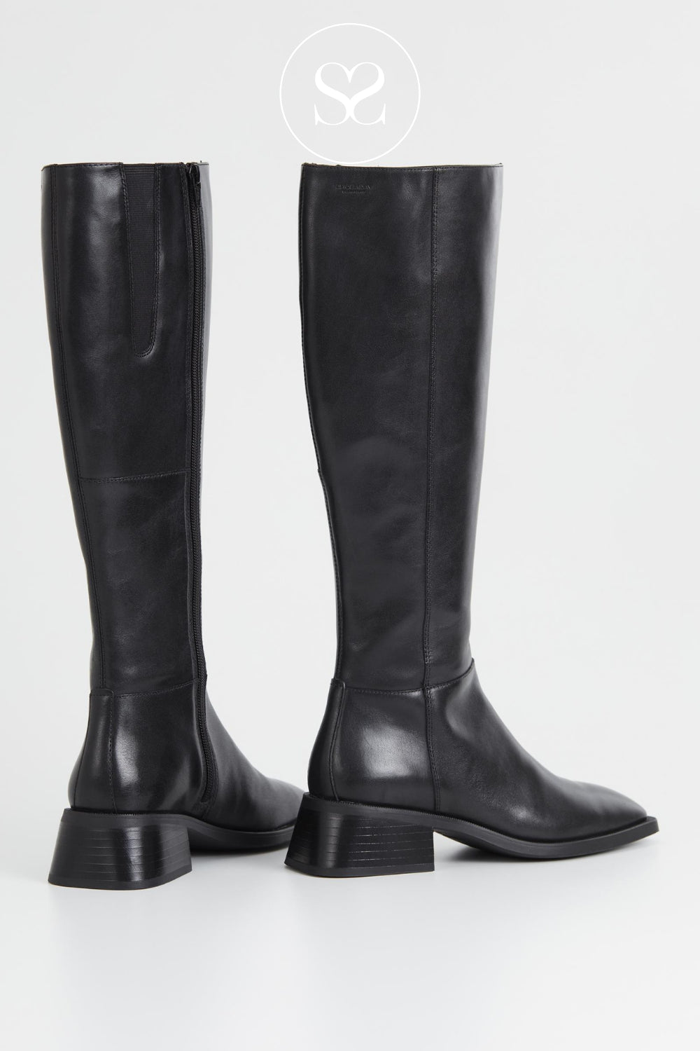 Structured black leather knee high boots with low block heel and squared toe for women, Vagabond Shoemakers Blanca