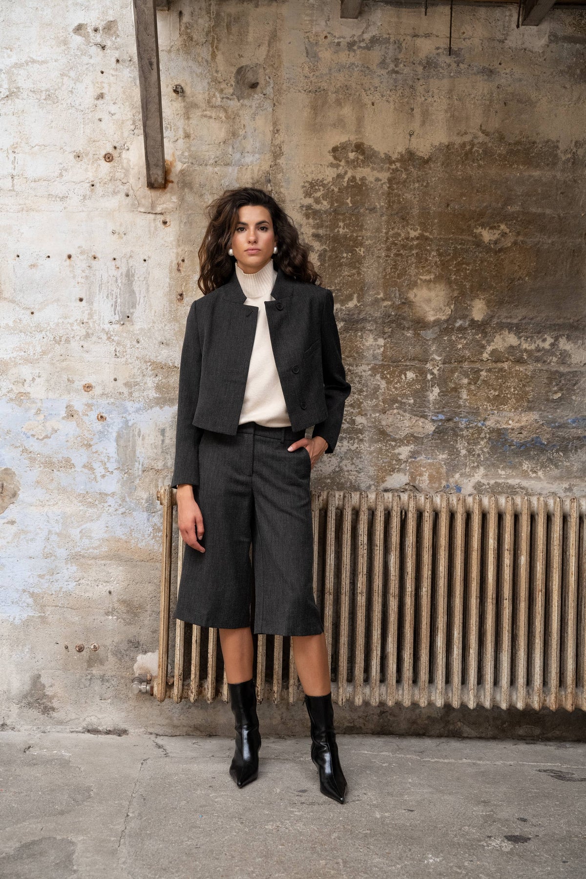 Grey Tweed Straight Bermuda Shorts — PC134