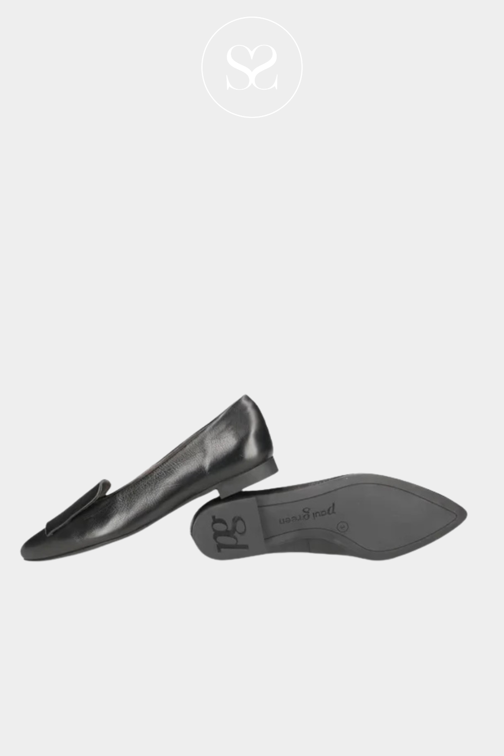 Comfortable black leather flat shoes with pointed toe and arch support from Paul green - 3792