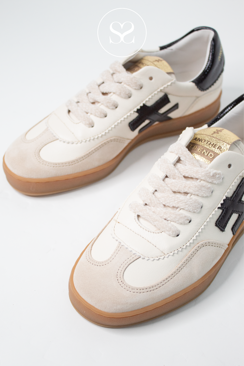 ANOTHER_TREND_A032_353_BLACK_AND_WHITE_FLAT_SLIMLINE_SNEAKERS_WITH_LACES_SUEDE_TOE_CAP_AND_ANOTHER_TREND_LOGO_ON_THE_TONGUE