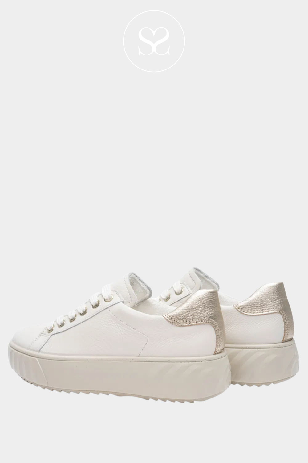 Cream soft leather comfortable trainers. Walking shoe. Off white flatform shoe with arch support removable insole