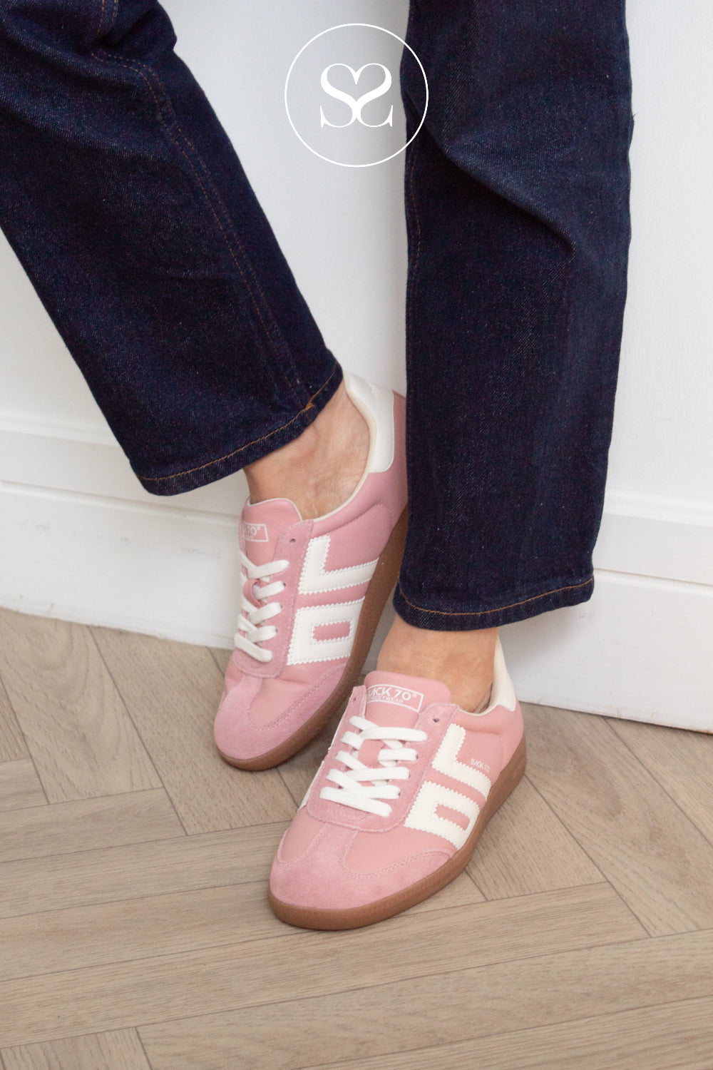 BACK70 PINK RETRO TRAINERS FOR WOMEN - CLOUD