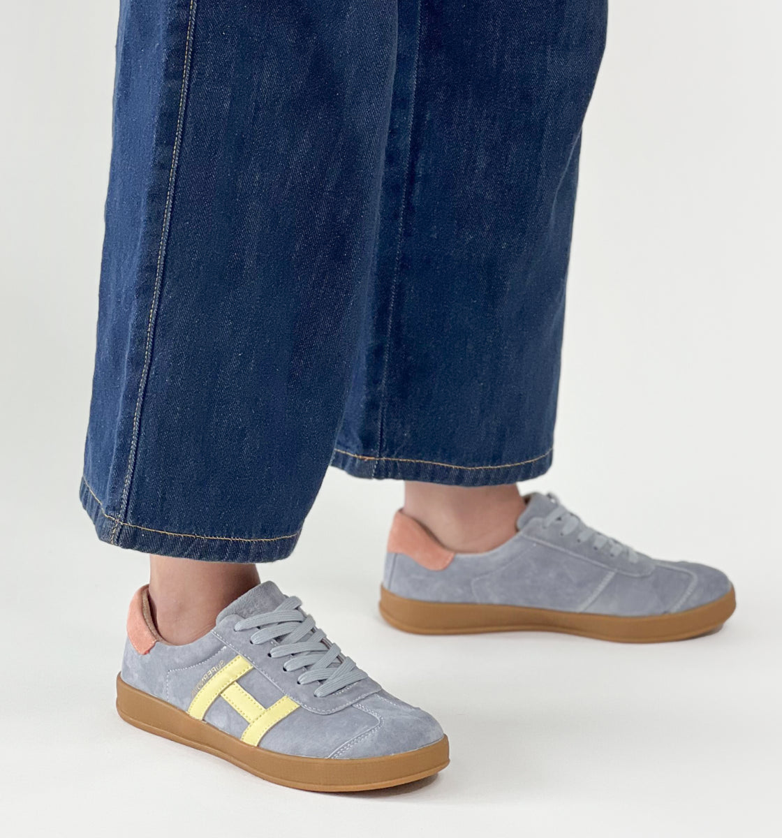 Slim line low-profile trainers for women
