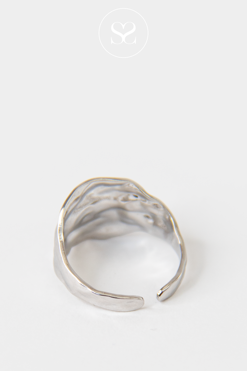 EMMY 08 SILVER INDENTED ADJUSTABLE RING