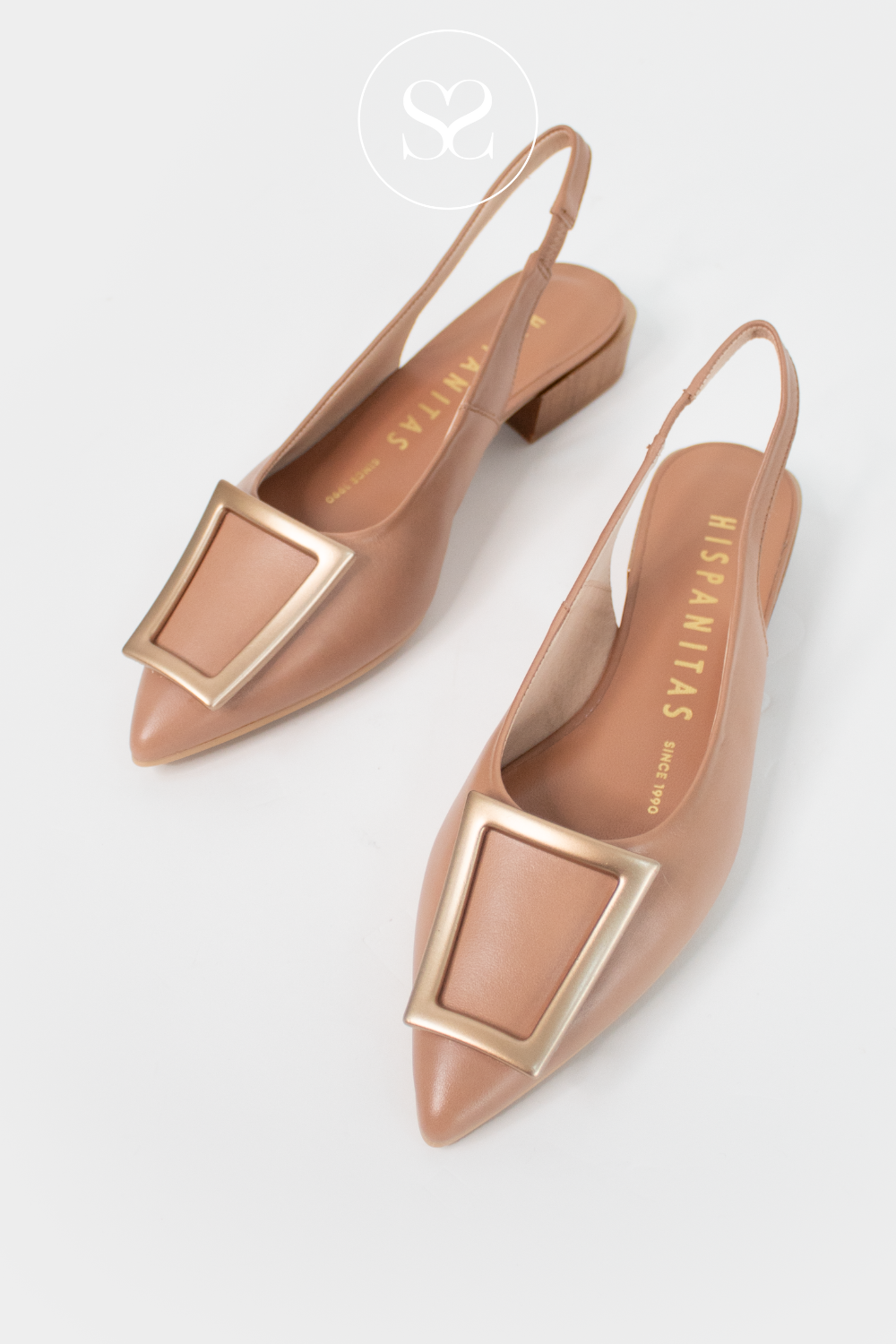 Hispanitas Hv264849 camel slingback shoe. Elasticated slingback, gold square detail to the front. Comfortable soft cushioning. Low block heel