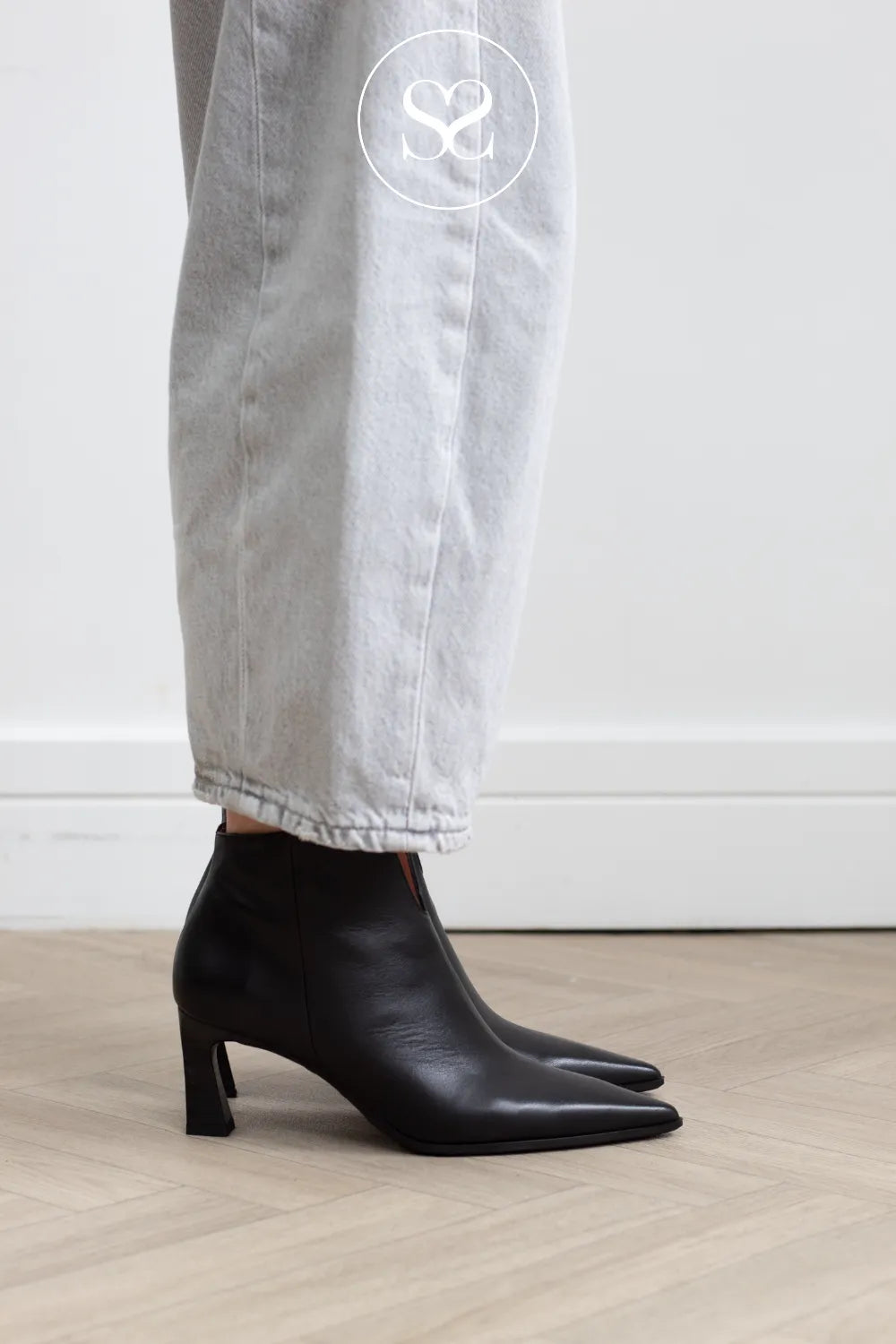Hispanitas Black Pointed Toe Ankle Boots HI265076