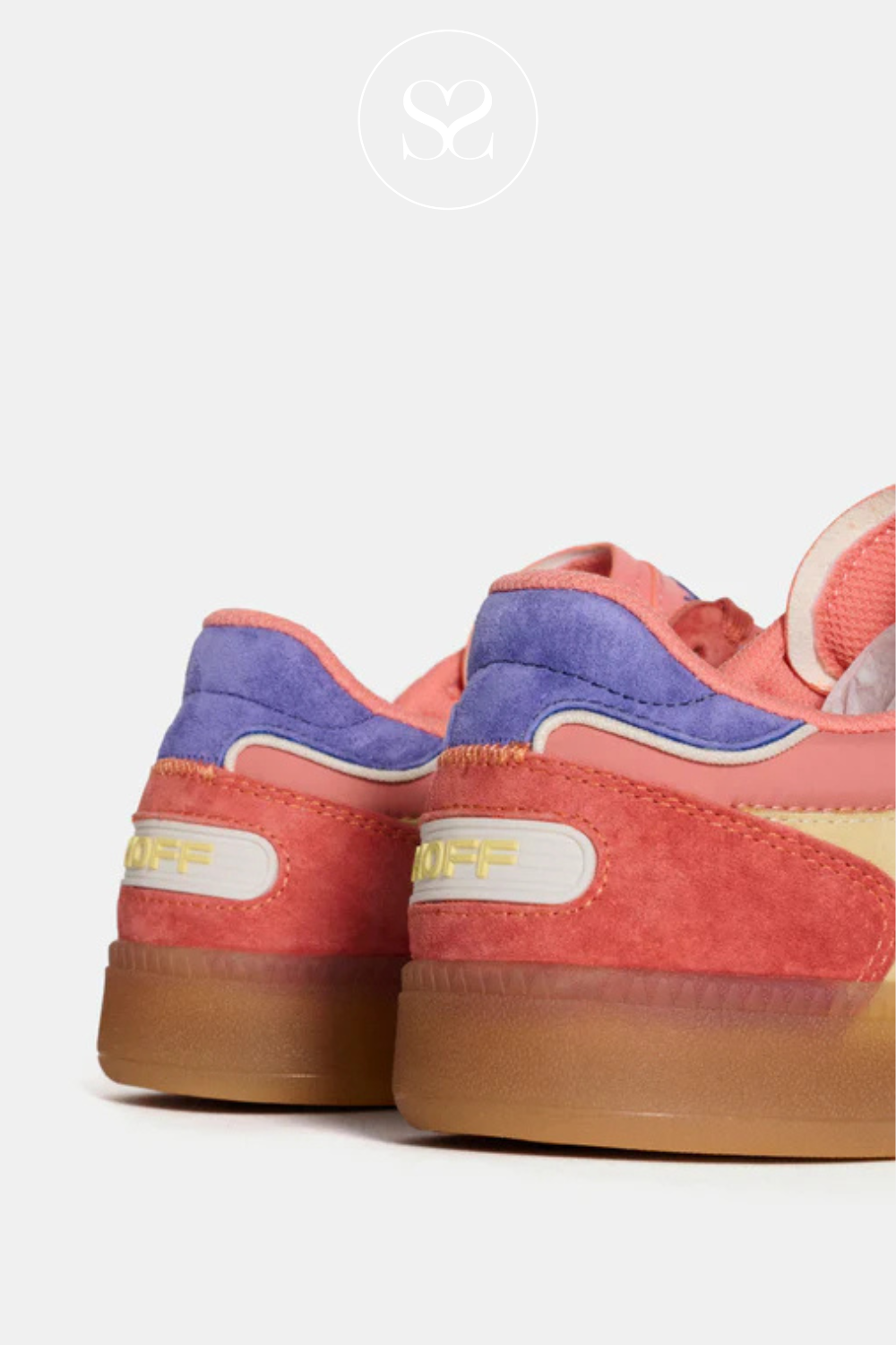Multi-coloured trainers. Retro style. Comfortable memory foam sole.