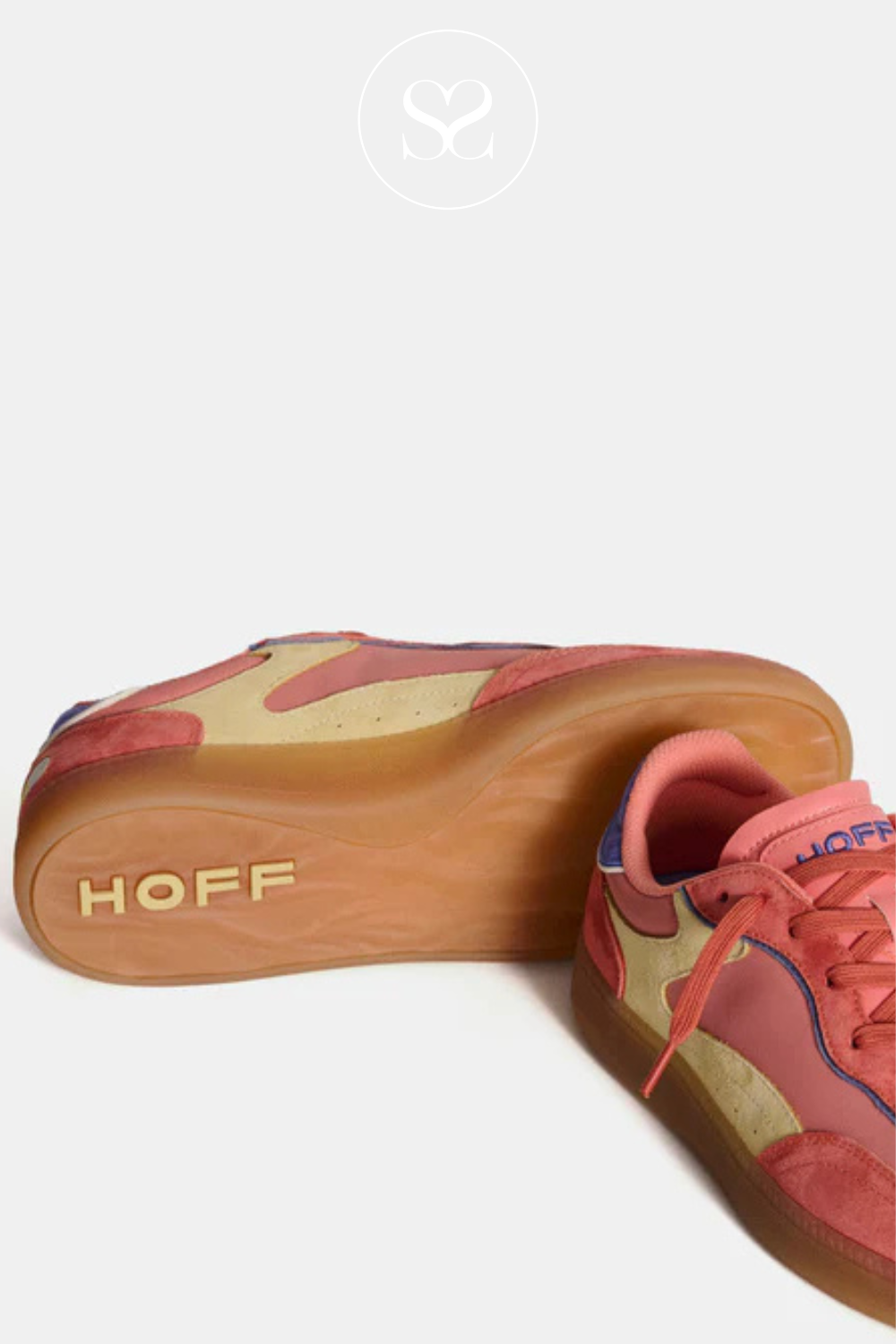 Pale pink runners with yellow ascents and suede toe and heel cap. Laces and memory foam insole.