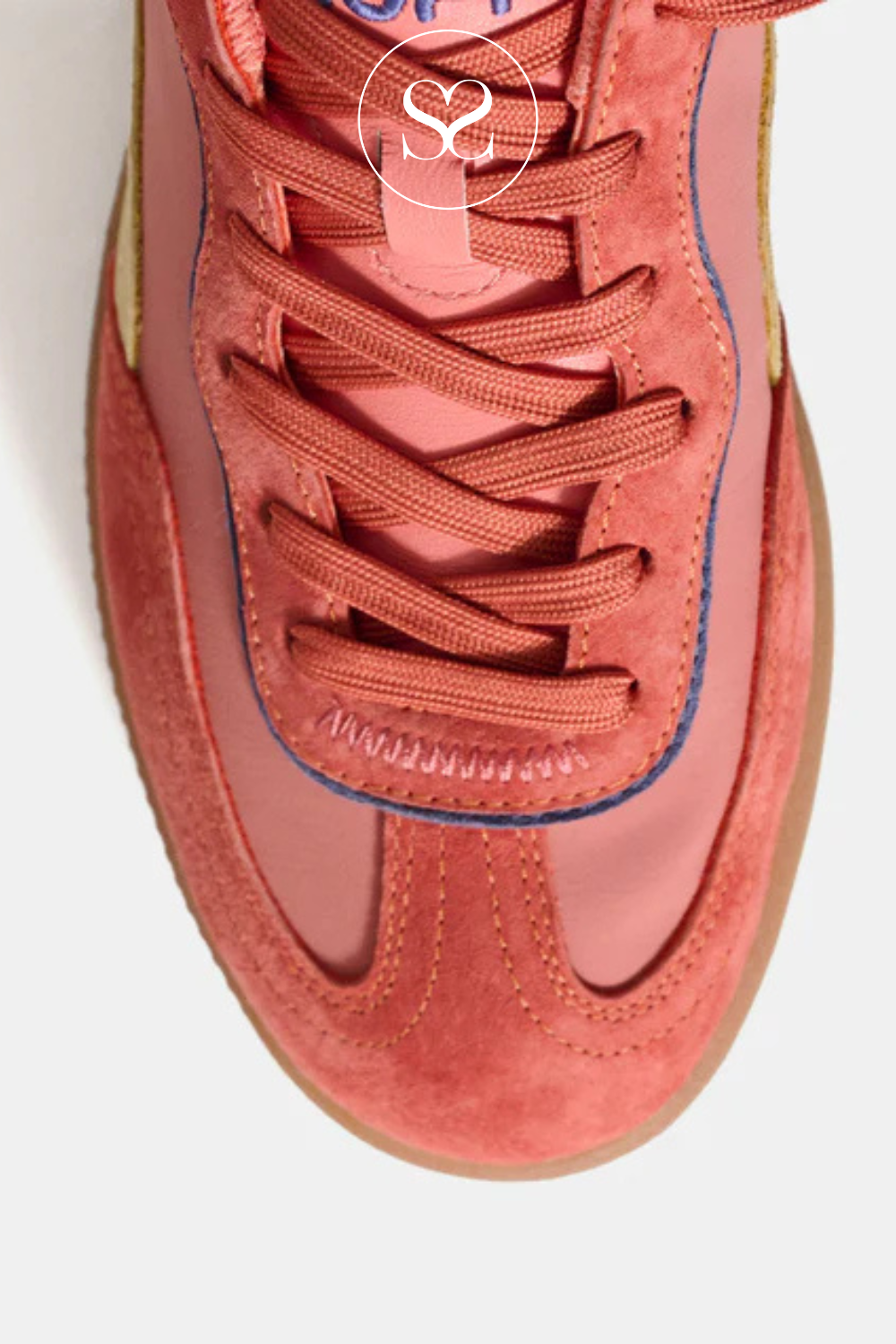 Hoff coral flat trainers with retro vibes. Comfortable sneakers.