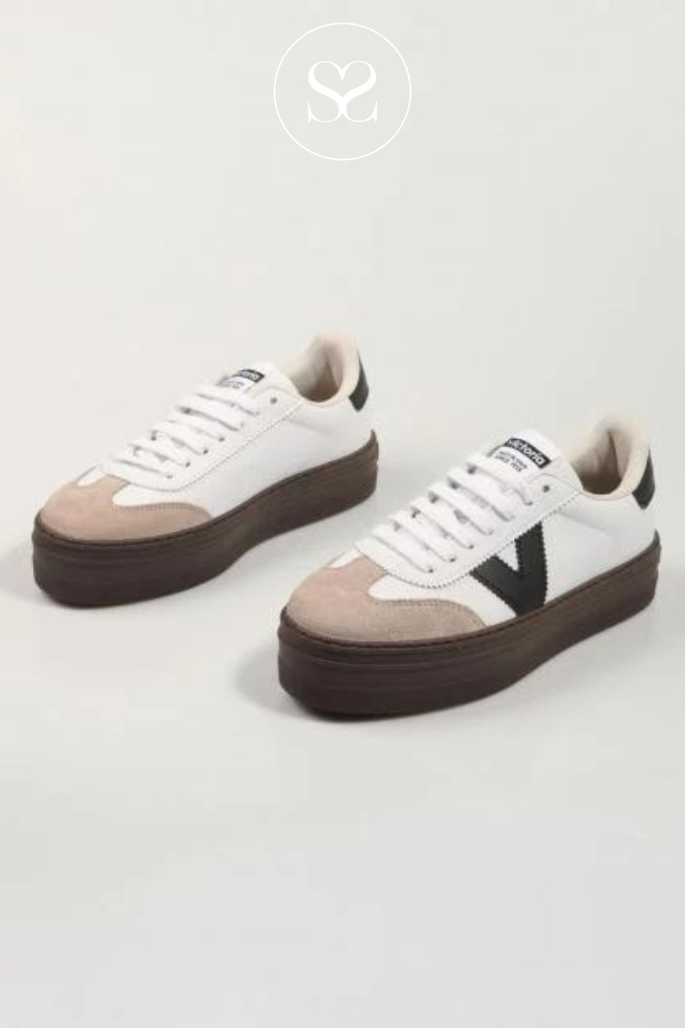 white platform trainers for women from spanish brand VIctoria