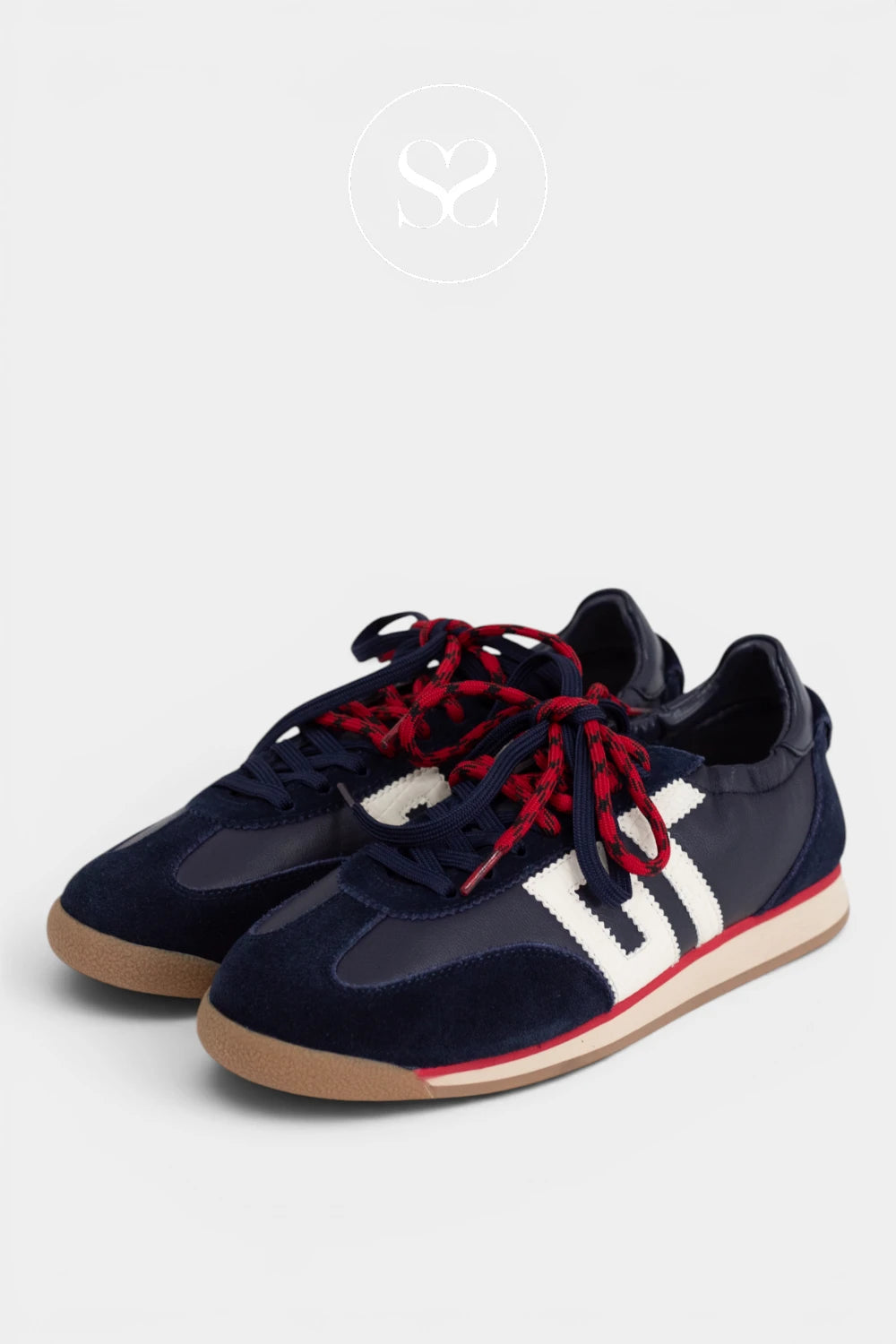 BACK70 Navy Slim Retro Trainers - Rocket
