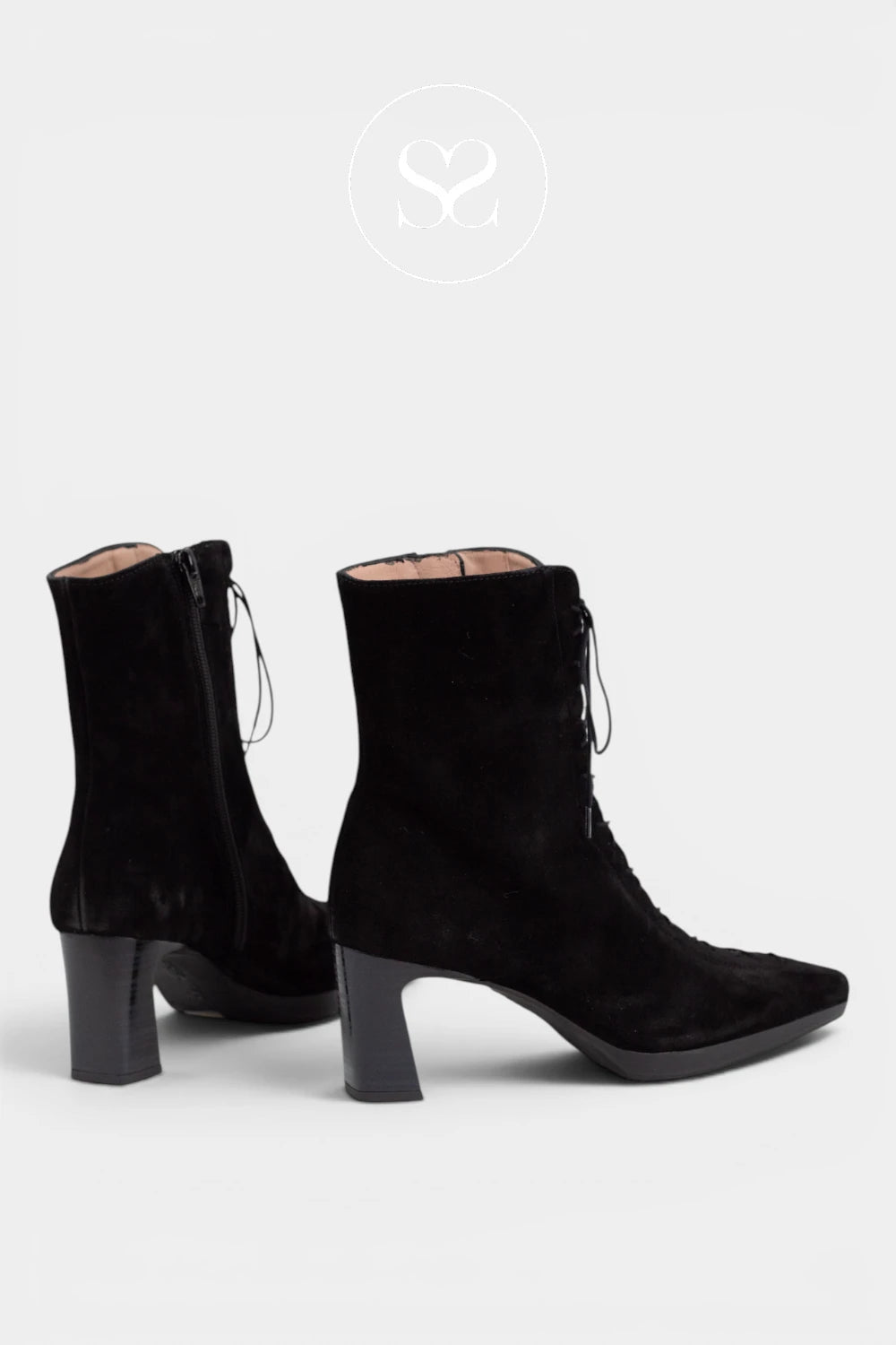 Black suede pointed toe boots with lace up. Vintage style
