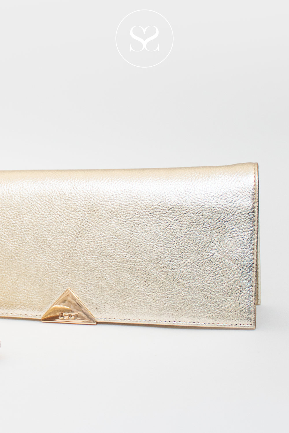 PEBBLED GOLD LEATHER ENVELOPE CLUTCH BAG FROM LODI