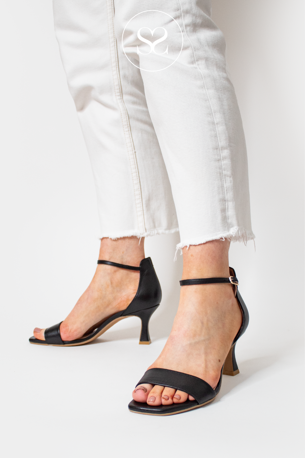 LODI LISCO BLACK LEATHER SANDALS