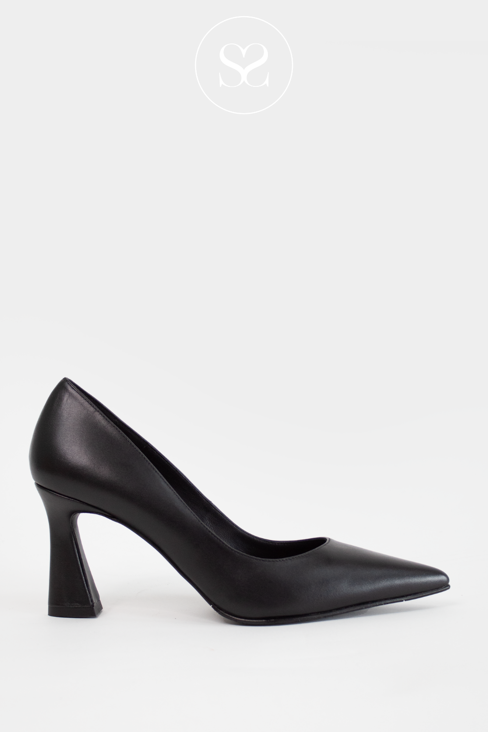 Pointed shoes black hotsell