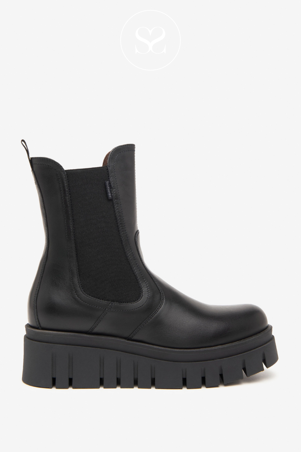chunky chelsea boots with wedge sole in black leather from Nero Giardini