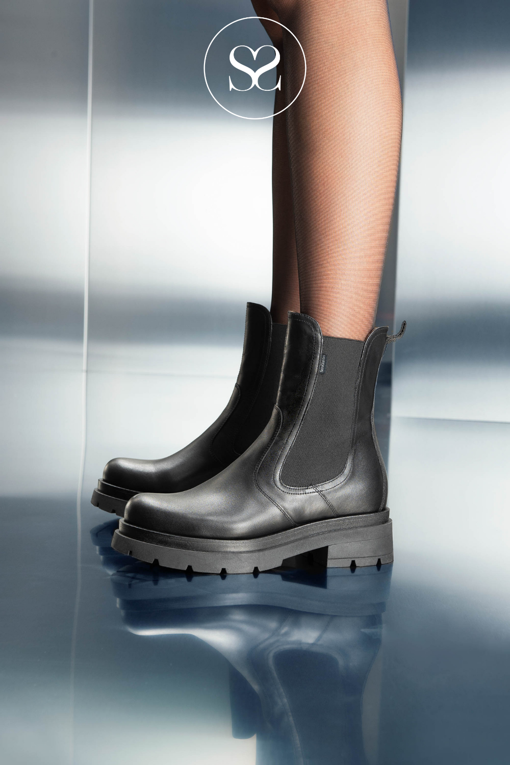 Nero Giardini i411940d chunky chelsea boots in black leather