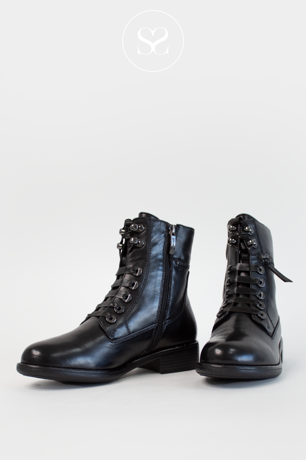 REGARDE LE CIEL ROXANA-04 LACK LEATHER LACE UP BOOTS WITH INSIDE ZIP FOR CLOSURE