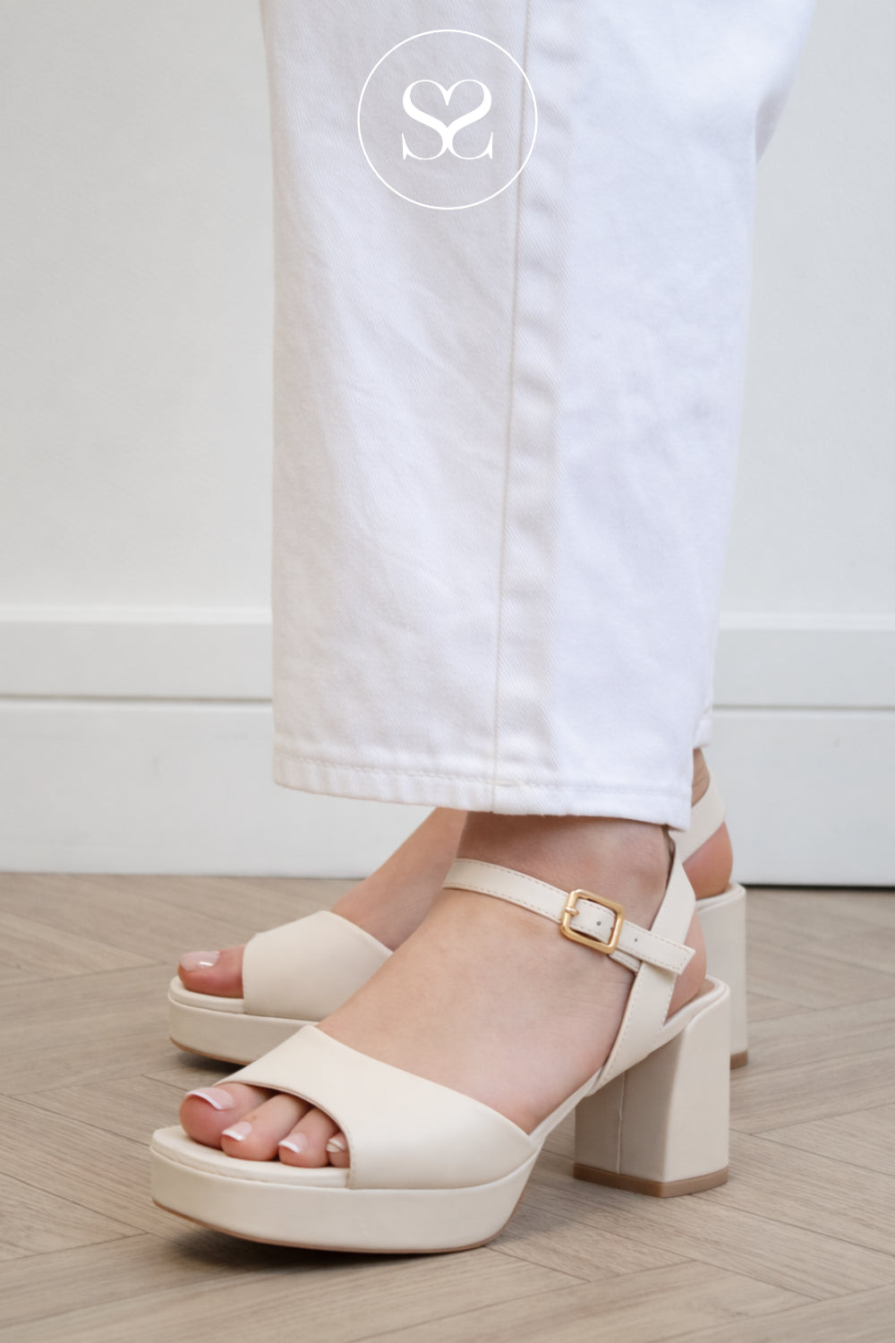 Unisa Ivory Block heel Platform Sandals Ney