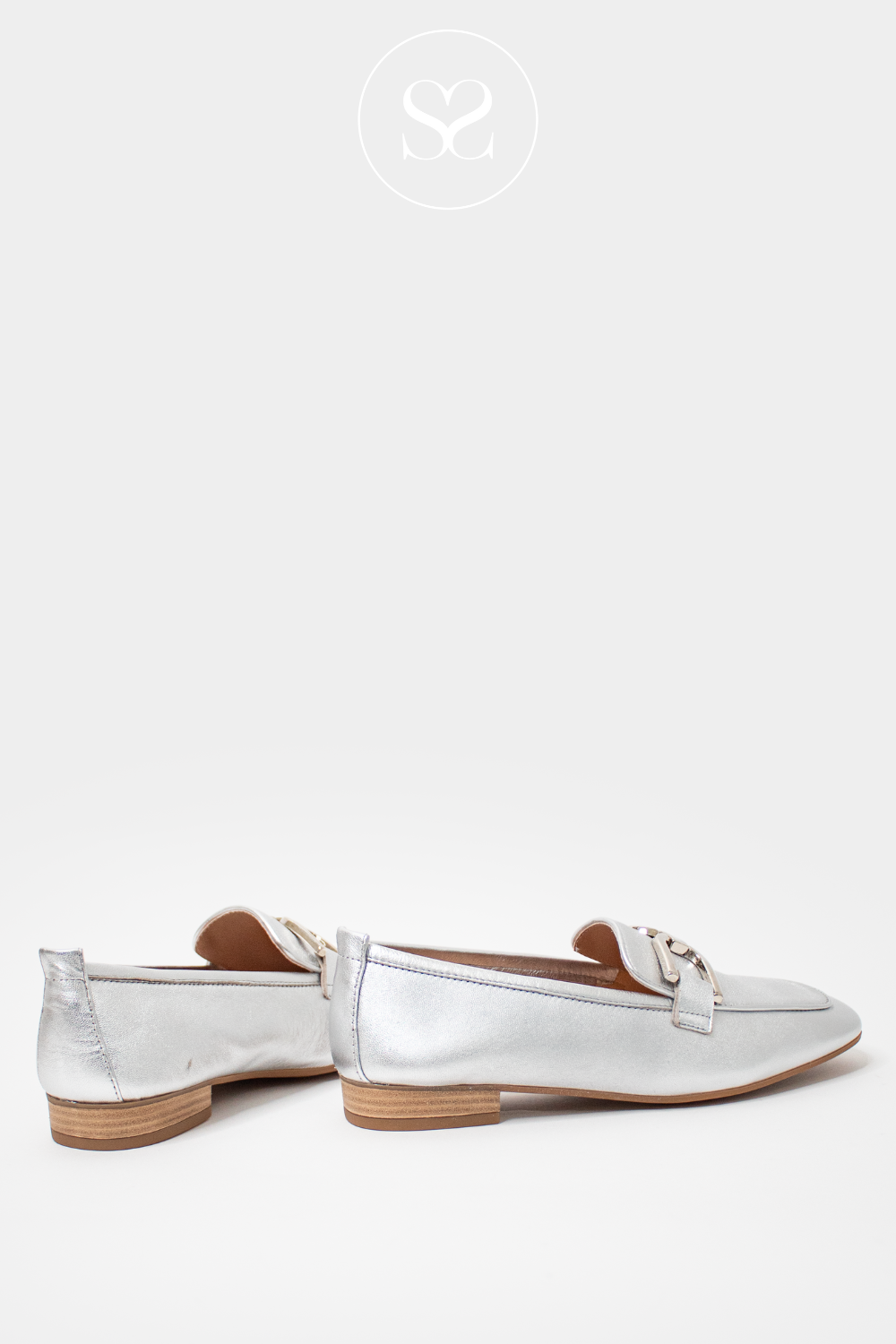 UNISA BAXTER SILVER LEATHER FLAT LOW HEEL LOAFERS WITH SLIGHTLY SQUARE TOE AND SILVER BUCKLE