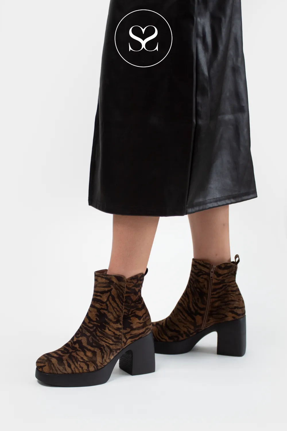 WONDERS TAN/BLACK ZEBRA PRINT PLATFORM BLOCK HEEL ANKLE BOOTS H-4981 FOR WOMEN WITH CHUNKY BLACK PLATFORM SOLE