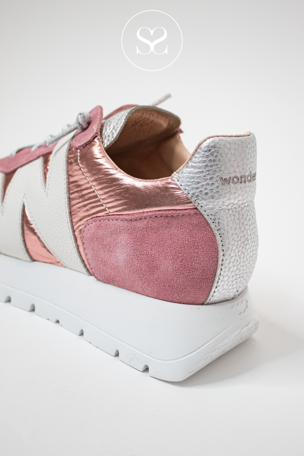 WONDERS A-2464 PINK WEDGE TRAINERS WITH WHITE WONDERS LOGO AND SOLE AND ELASTICATED LACE